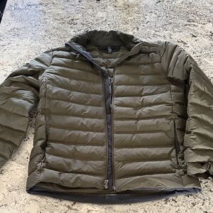 Men's Olive Packable Puffer Jacket
